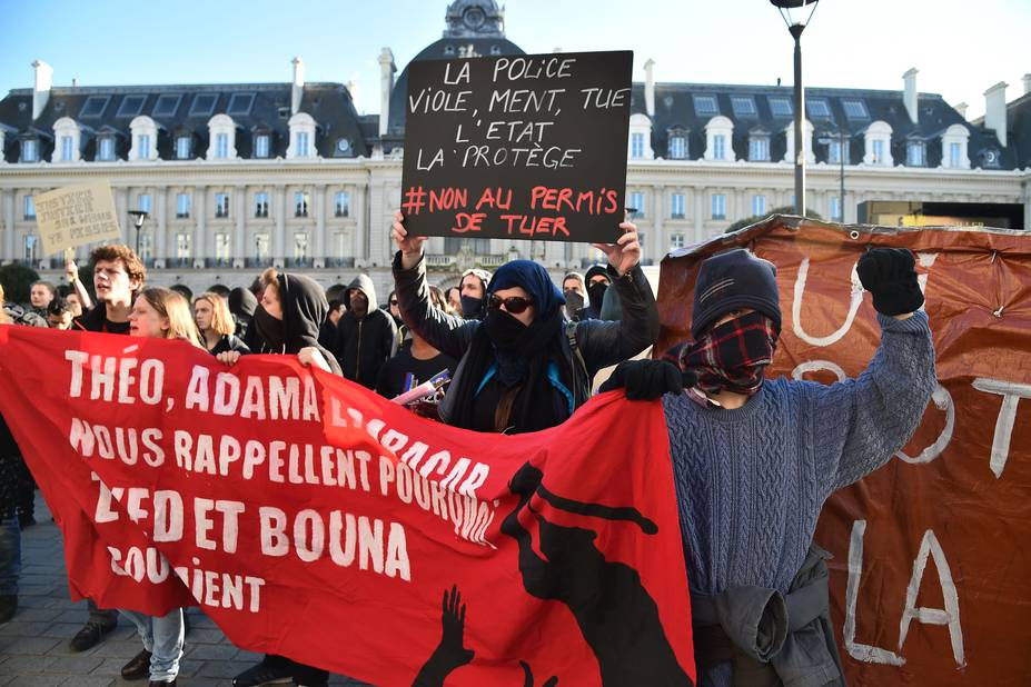 In Frankrijk betoogde zaterdag een linkse magistratenclub mee tegen… de politie