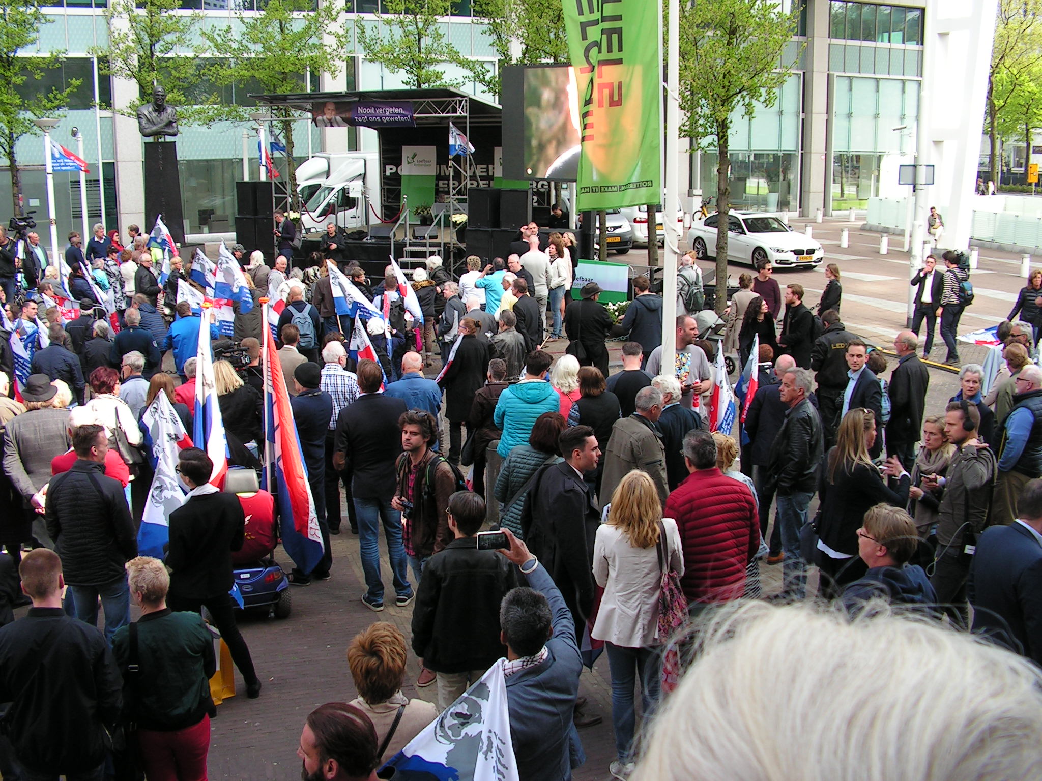 Drukbezochte herdenking ter ere van Pim Fortuyn