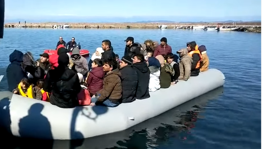 Migranten vernielen Grieks-Orthodoxe kerk op Lesbos
