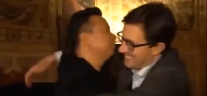 (VIDEO) Italiaanse socialist organiseerde ‘knuffel een Chinees’-campagne