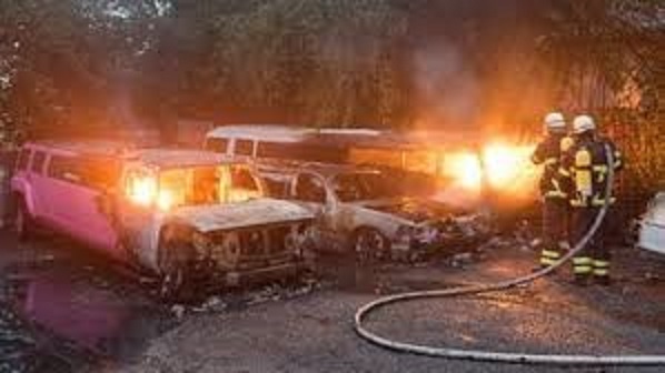 ‘Slechts’ 861 auto’s werden in Frankrijk tijdens oudejaarsavond in brand gestoken