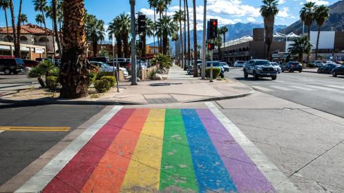 Universeel basisinkomen voor transgenders in Palm Springs, Californië